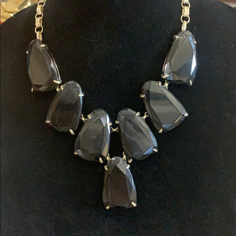Kendra Scott necklace